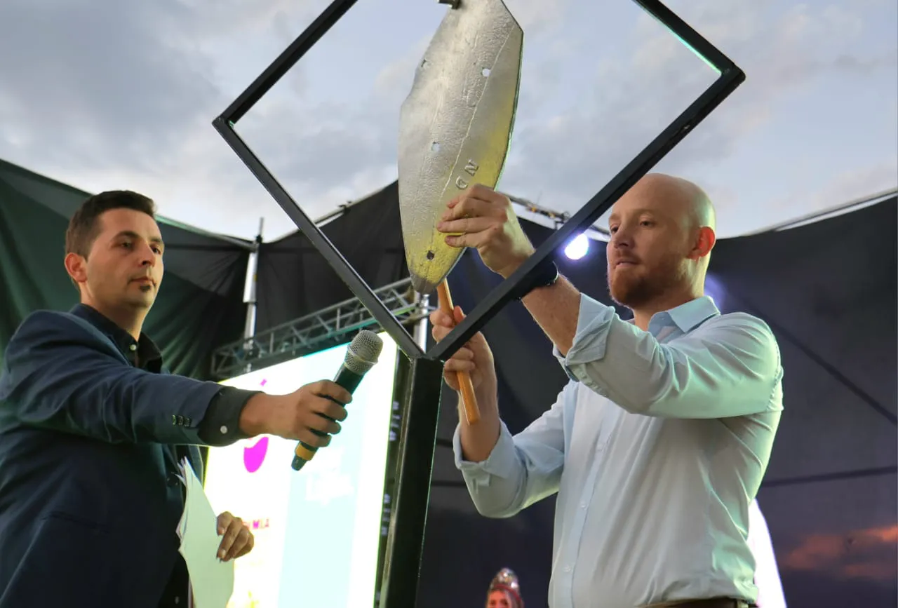 El tradicional golpe de Reja