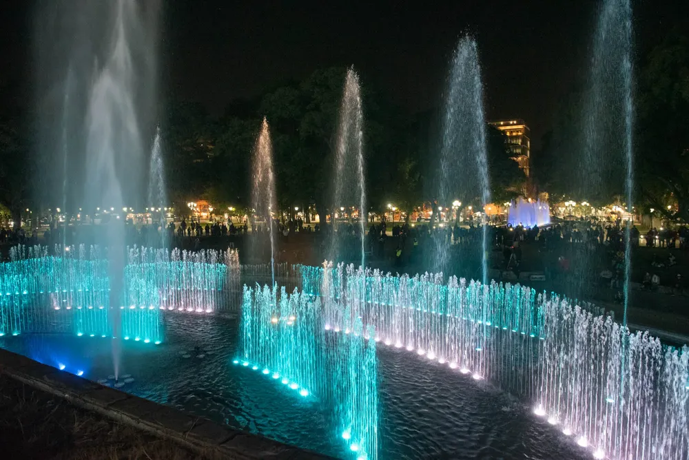 Aguas danzantes plaza independencia 1