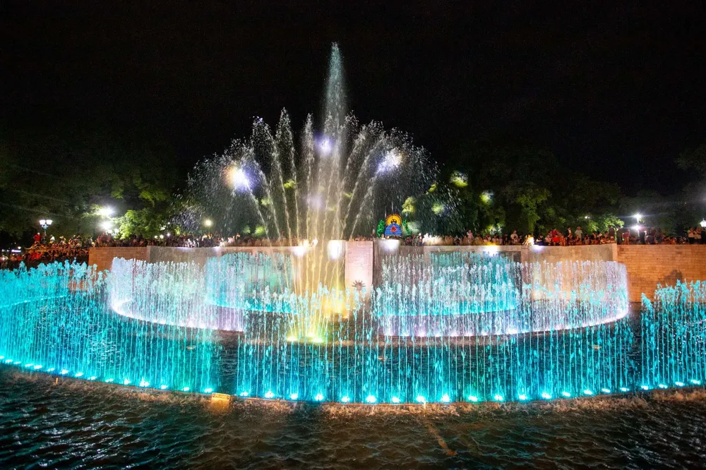 Aguas danzantes plaza independencia 2