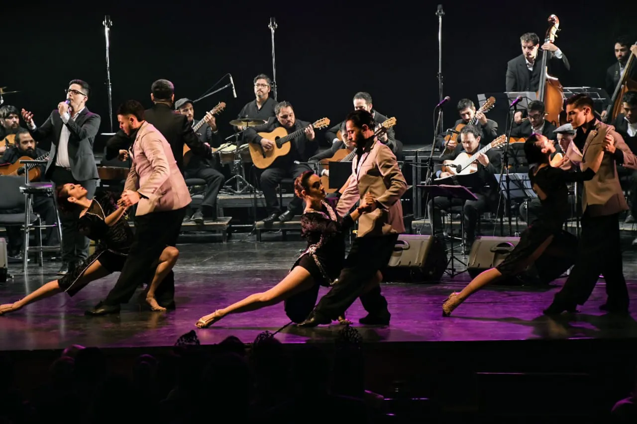 Orquesta y ballet. Foto Municipalidad de Guaymallén