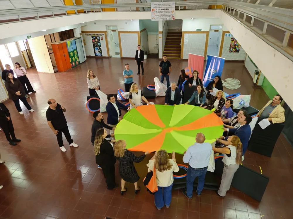 Las Heras - Entrega de material deportivo 1