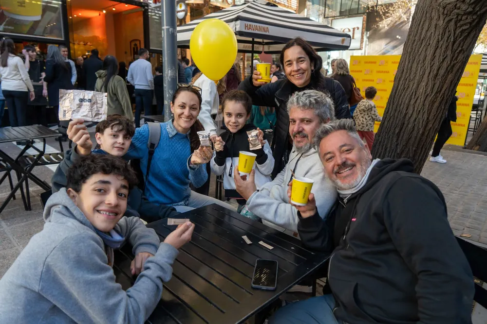 Los-20-años-de-Havanna-fueron-celebrados-por-todos-los-mendocinos