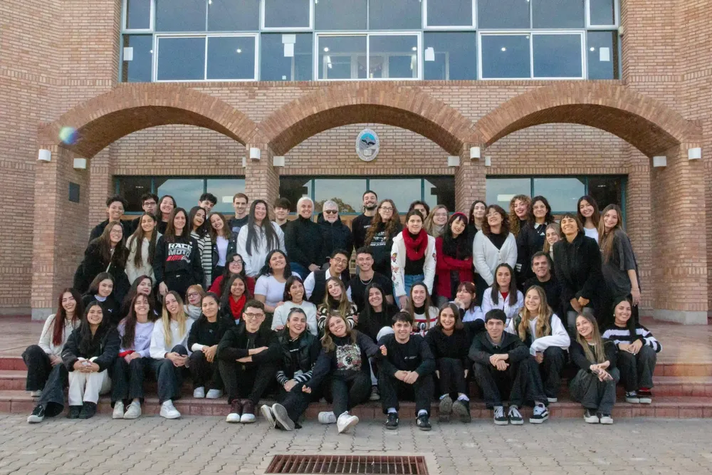 Frente Vos, nosotros y los otros