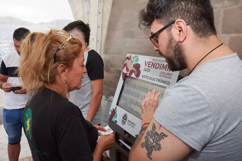 Votación Fiesta Nacional de la Vendimia. Foto: Emilio Diumenjo.