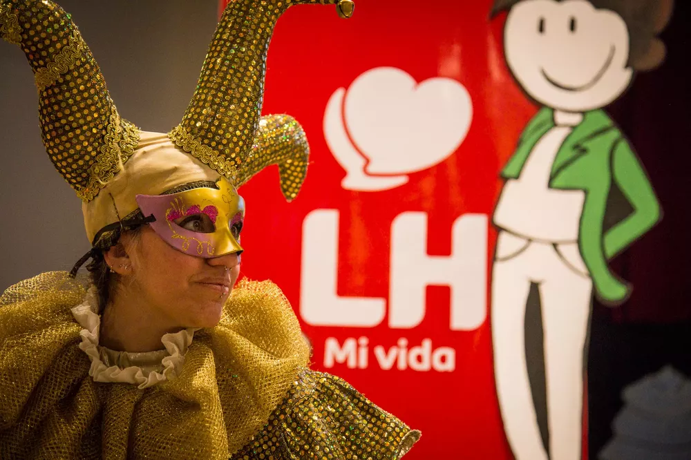 MÁGICO MUNDO DE POLI