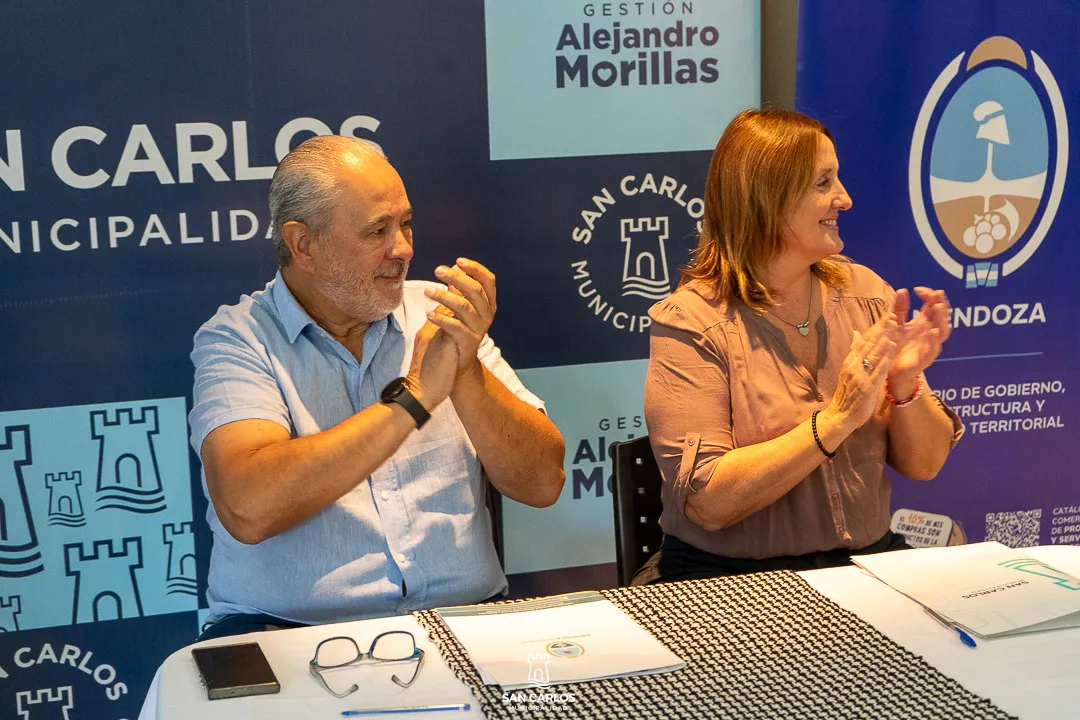 San Carlos firma de convenio artesanos