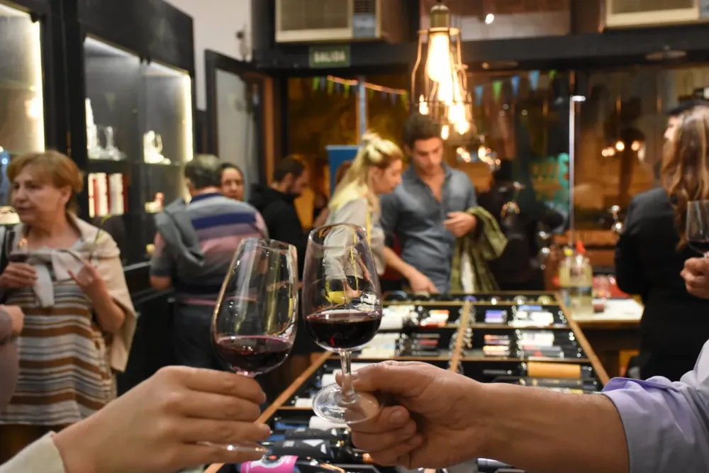 Ciudad - Noche de las vinerías