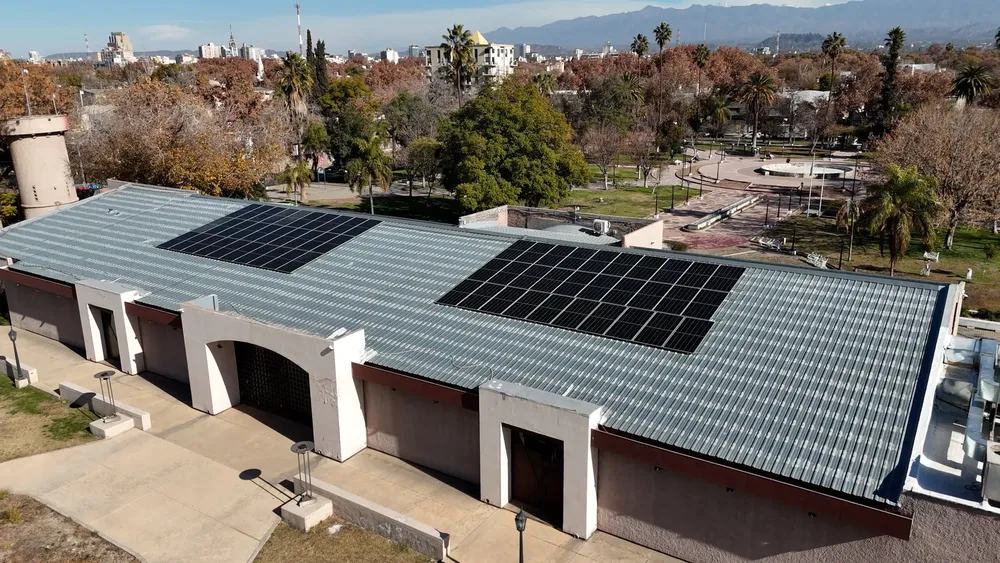 Ciudad - panles solares área fundacional 1