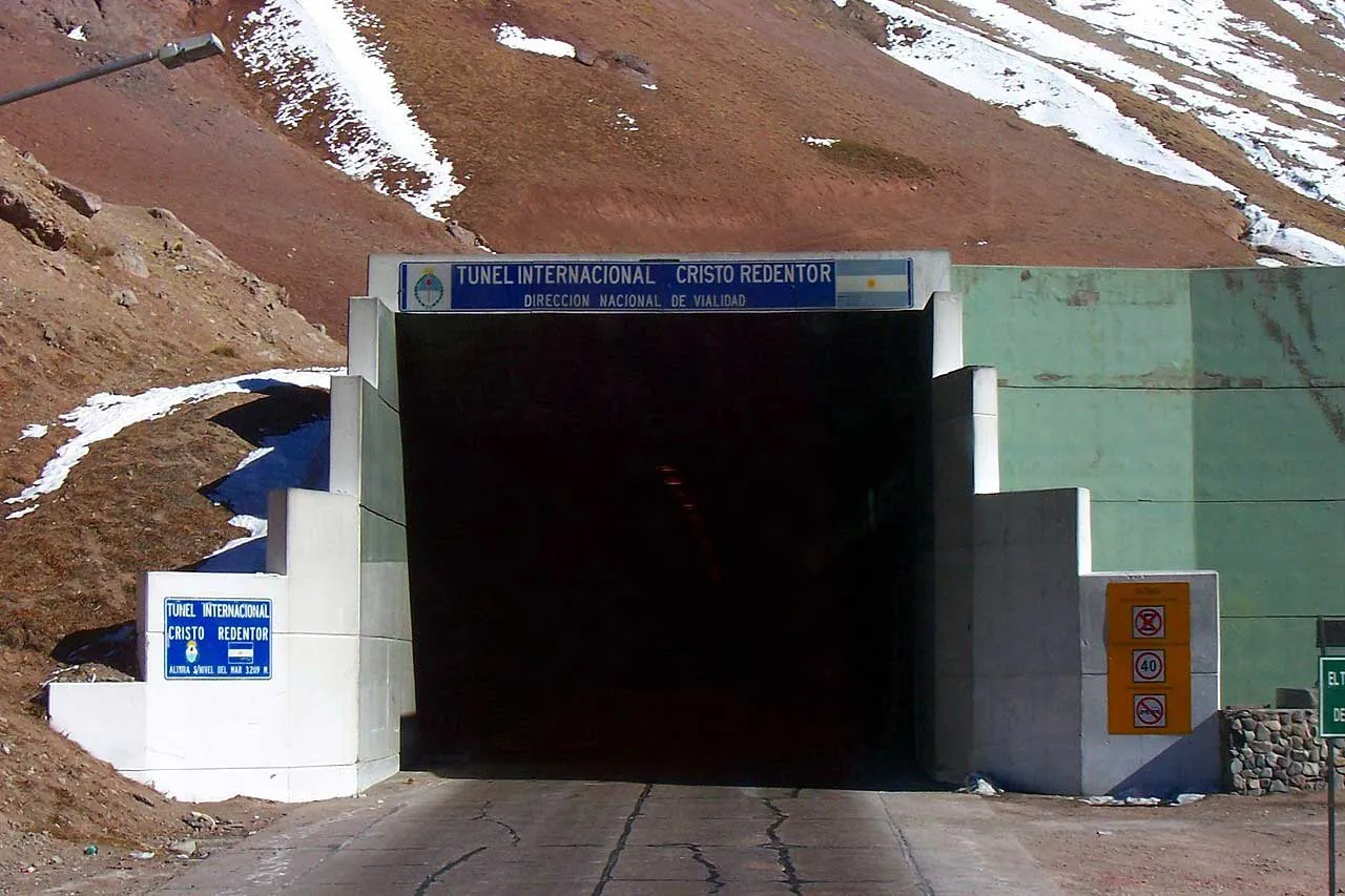 Tunel-Iternacional-Cristo-Redentor-Mendoza-Argentina