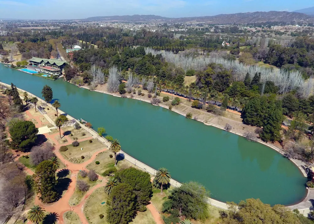 Lago Parque General San Martín