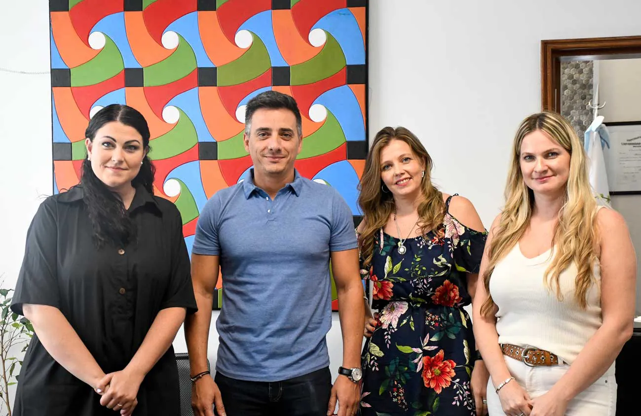 Calvente-con-integrantes-de-Corenave-y-Covinave