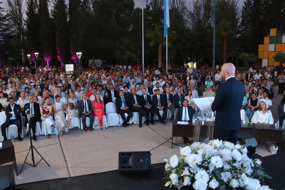 Más de mil personas se acercaron al acto