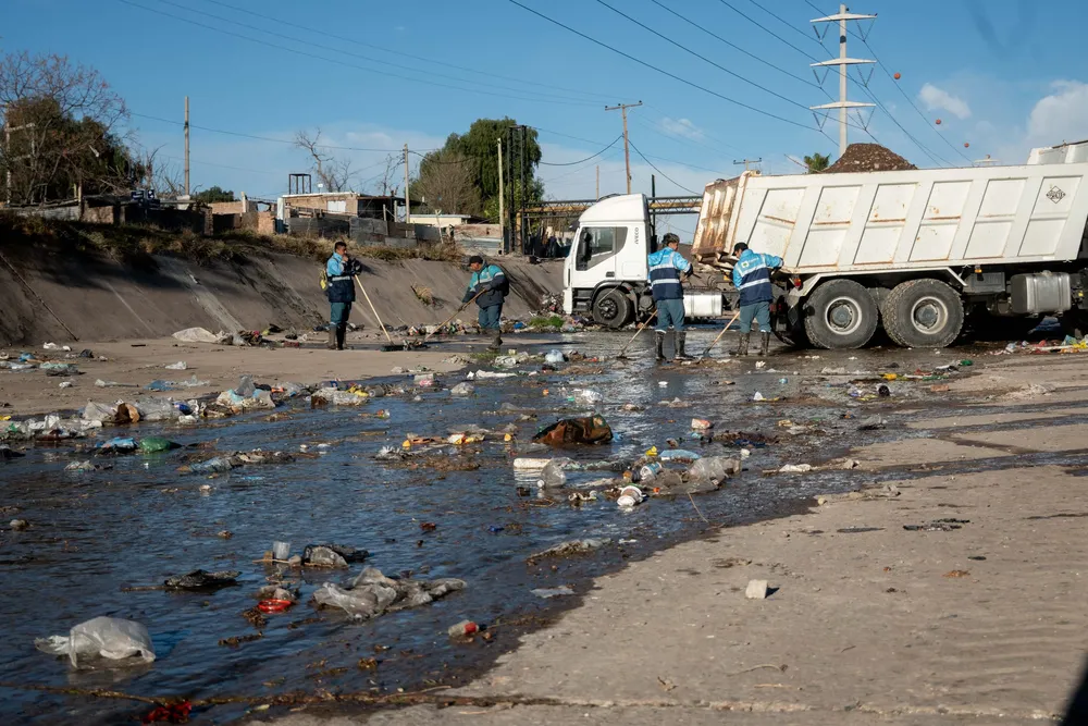 Ciudad - Limpieza canal Papagayos 2