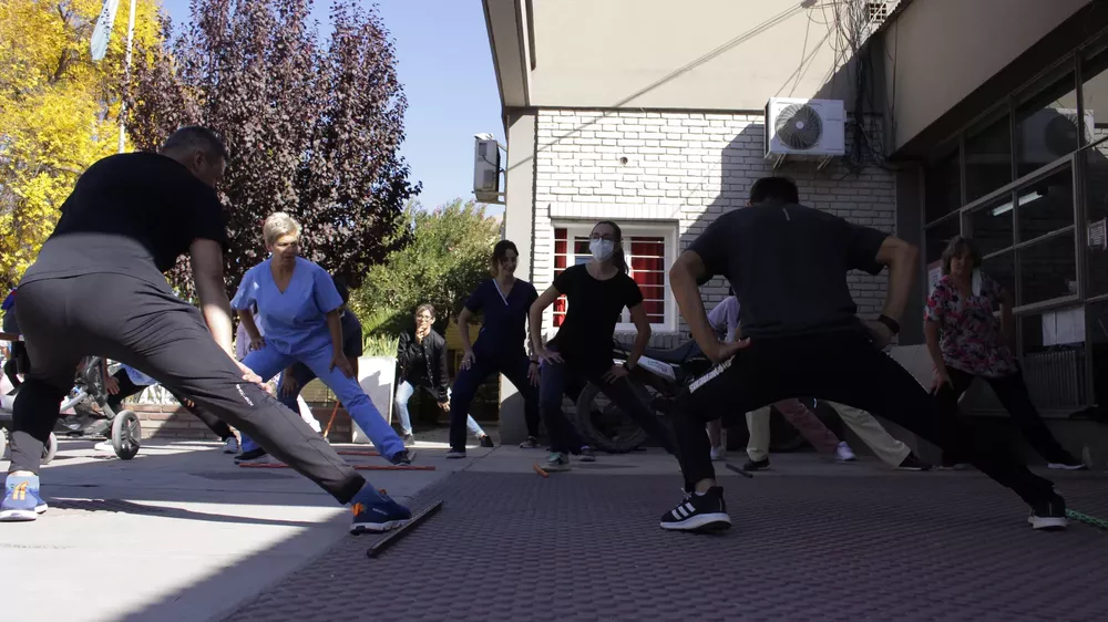 FOTOS Día Mundial de la Actividad física con ejercicios físicos en el Hospital Enfermeros Argentinos, con participación de la Dirección de Deportes_MG_5868