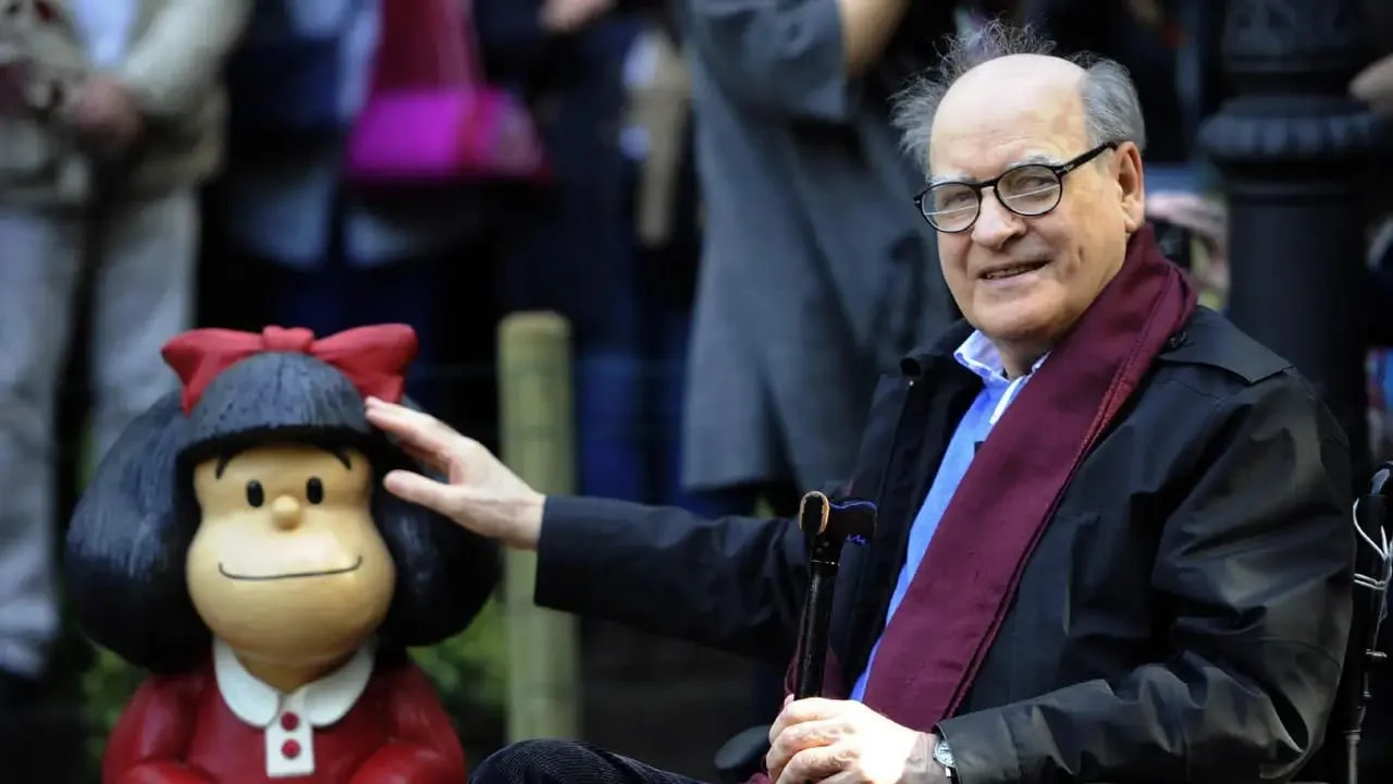Quino y busto de mafalda