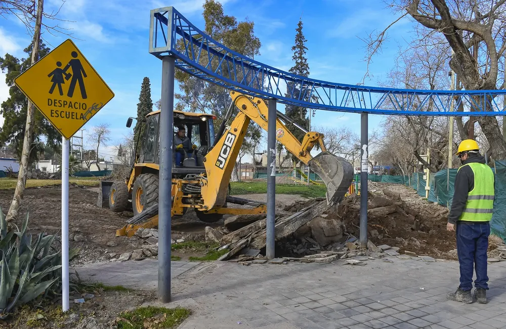 Guaymallén - renovación Plaza Lebenshon 1