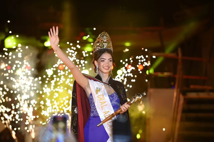 𝐆𝐞𝐧𝐞𝐫𝐚𝐥 𝐀𝐥𝐯𝐞𝐚𝐫 𝐒𝐨𝐟𝐢𝐚 𝐏𝐞𝐫𝐟𝐮𝐦𝐨 𝐜𝐨𝐦𝐨 𝐑𝐞𝐢𝐧𝐚 𝐝𝐞 𝐥𝐚 𝐕𝐞𝐧𝐝𝐢𝐦𝐢𝐚 𝟐𝟎𝟐𝟓