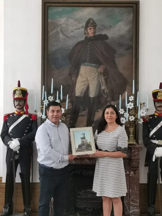 Fotot Cerro de la Gloria en el Museo de San Martín en Francia