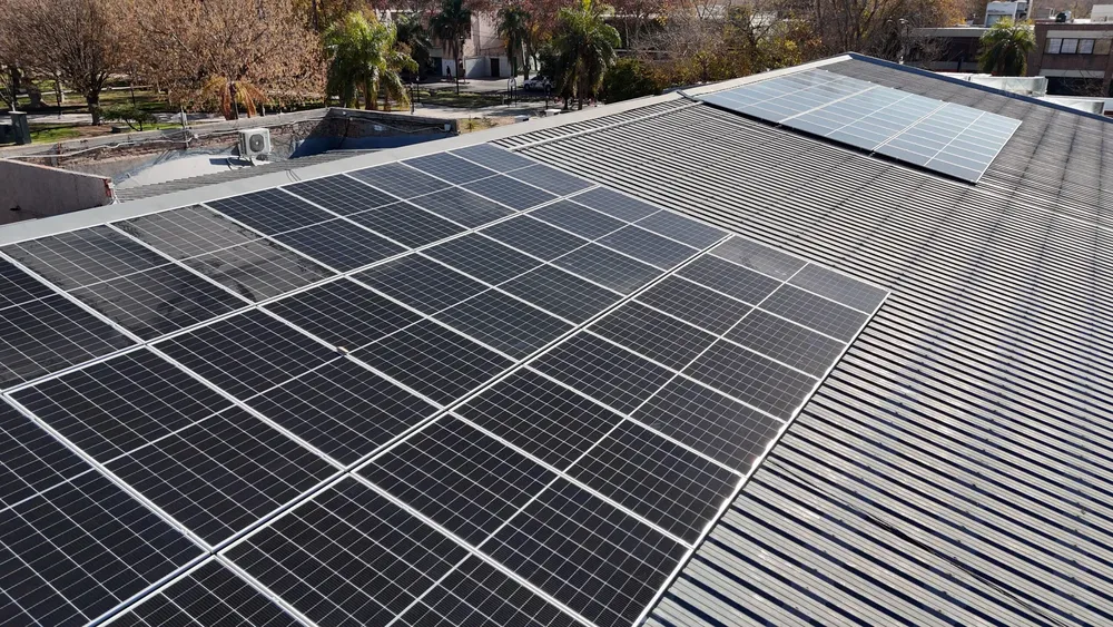 Ciudad - panles solares área fundacional 2