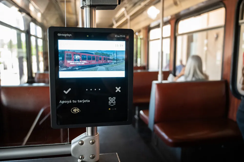 Metrotranvía nuevo sistema de pago 1