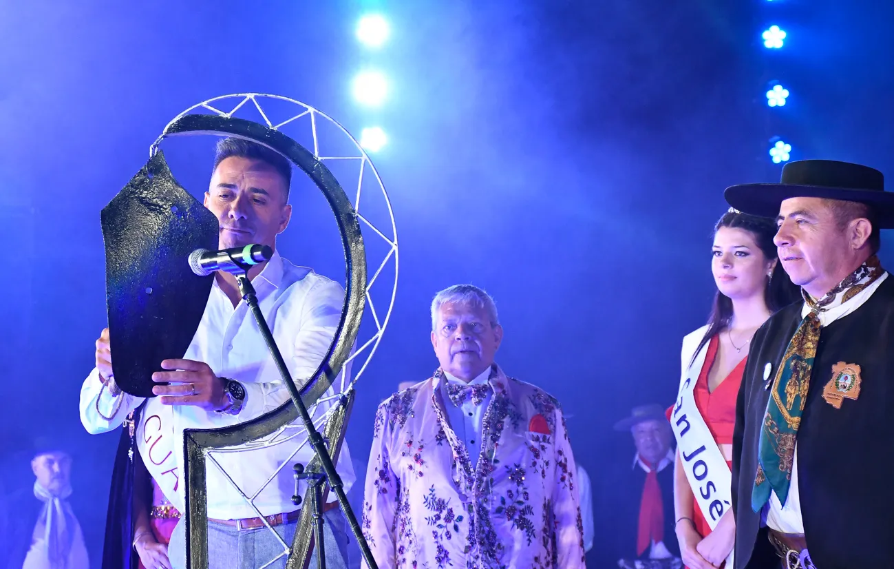 Golpe de reja y bendición (1)