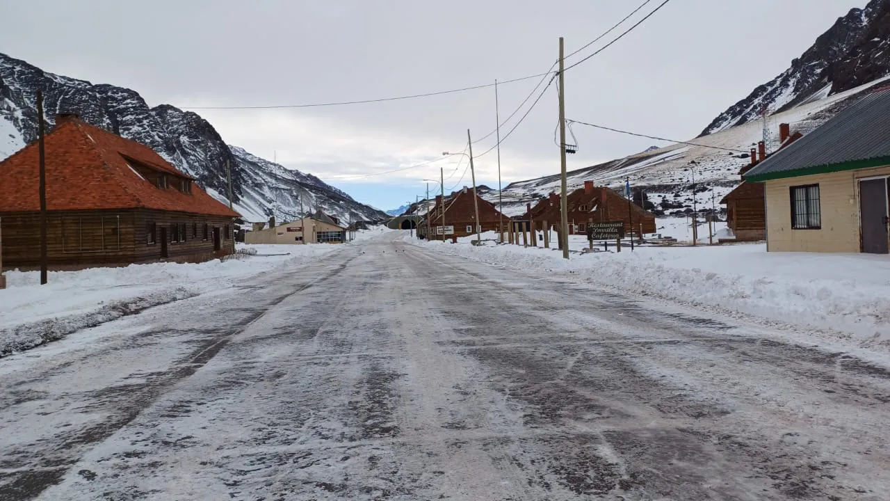 Paso Internacional cerrado por nieve 1