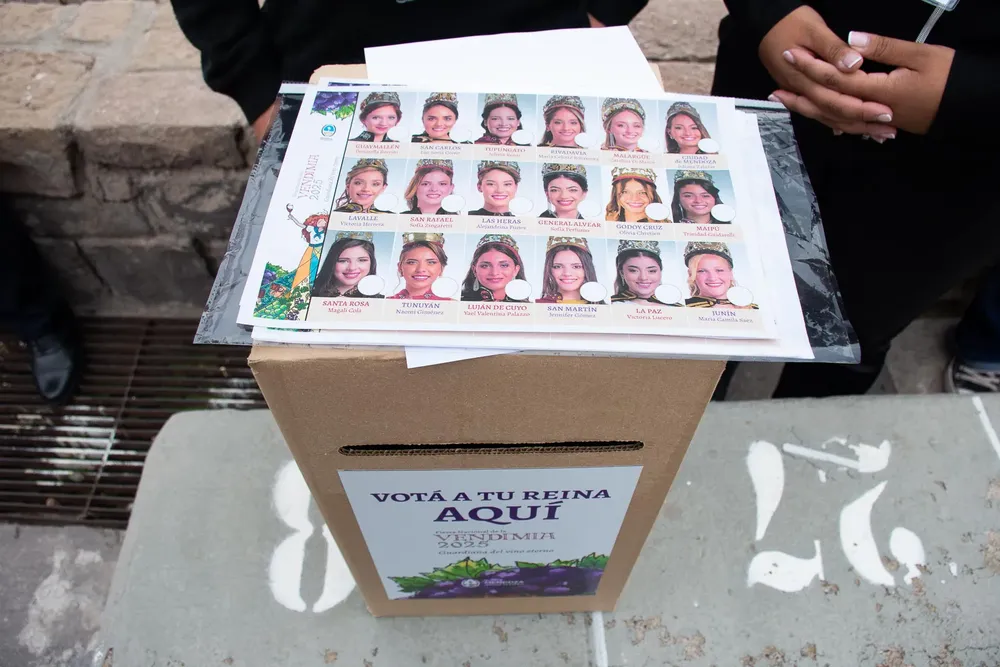 Votación Acto Central. Foto: Emilio Diumenjo.