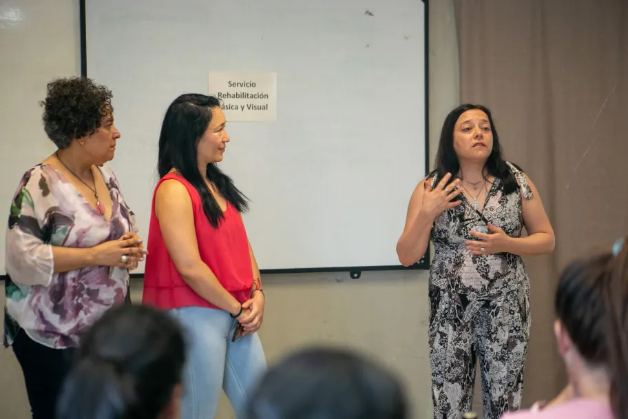 salud uncuyo 3 - Mariela Farrando y Soledad Fioravanti (en primer y segundo lugar) las responsables del proyecto.