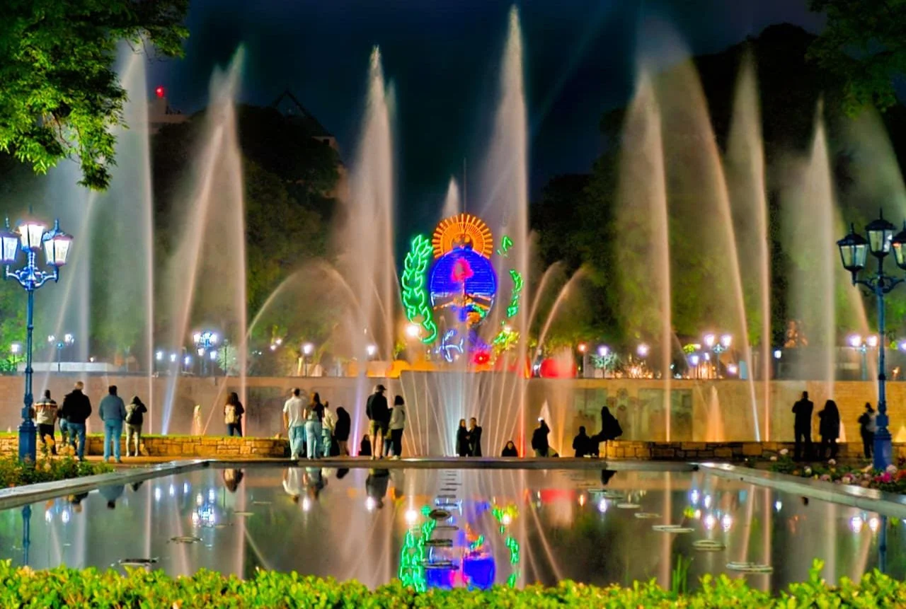 Ciudad - Plaza Independencia