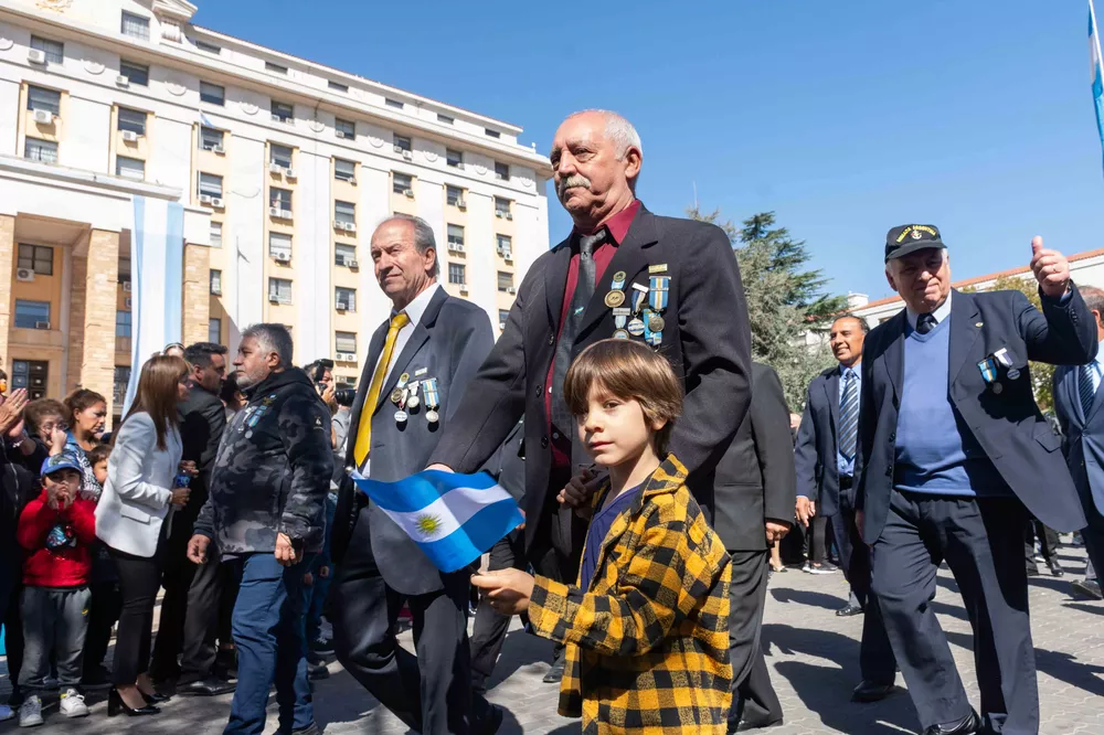 Acto Malvinas-13