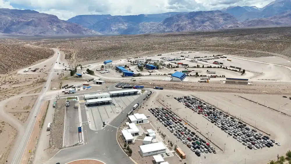 Playa de servicios Uspallata Paso Internacional (6)
