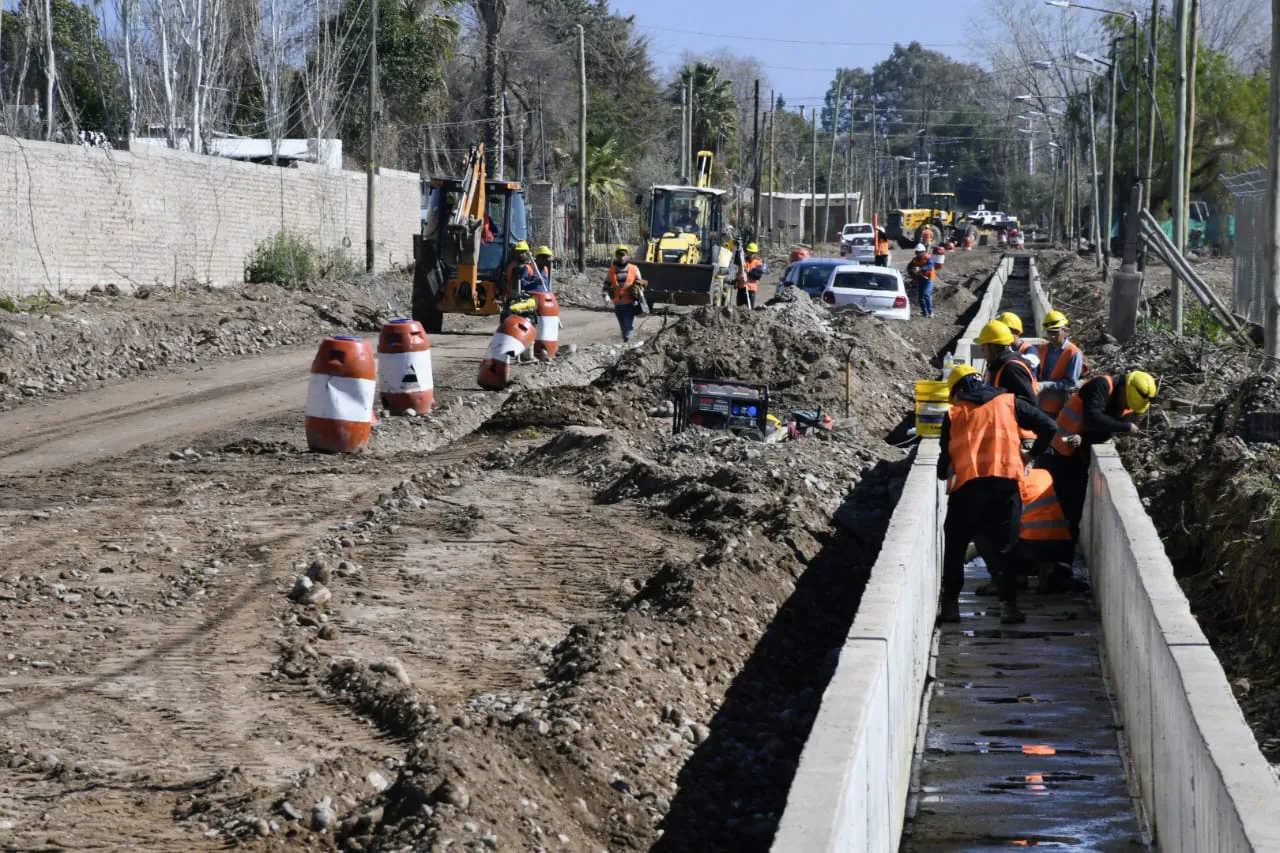 Guaymallén obra calle san francisco del monte 2
