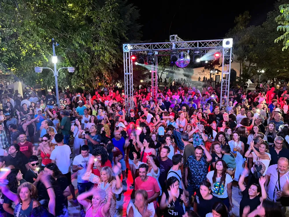 La plaza de Chacras volverá a vivir La Retreta Social Club