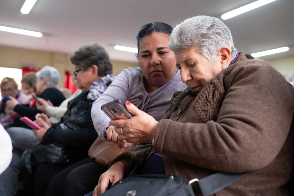 Adultos Conectados