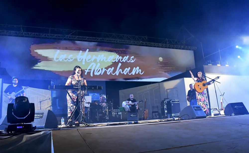 Las Hermanas Abraham