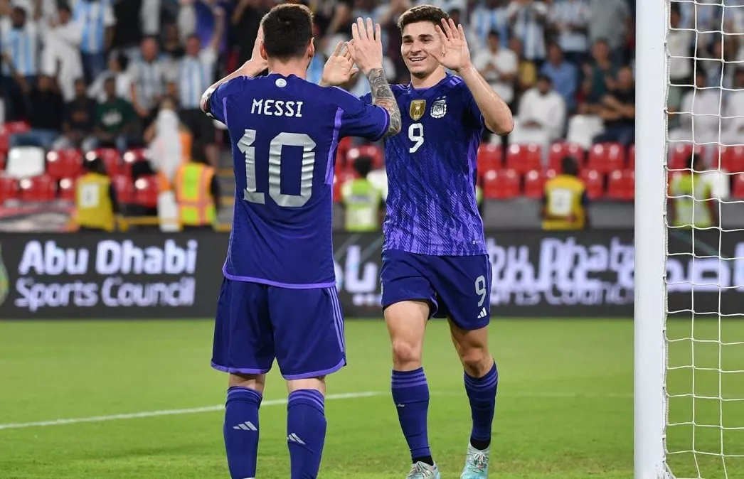 Messi y Álvarez